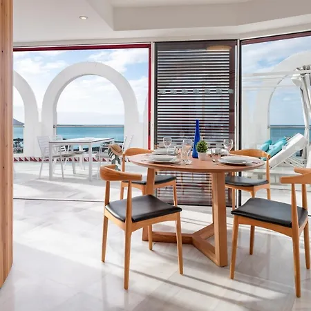 Tower Suites By Upper Luxury Housing - Parque Santiago Apartment
